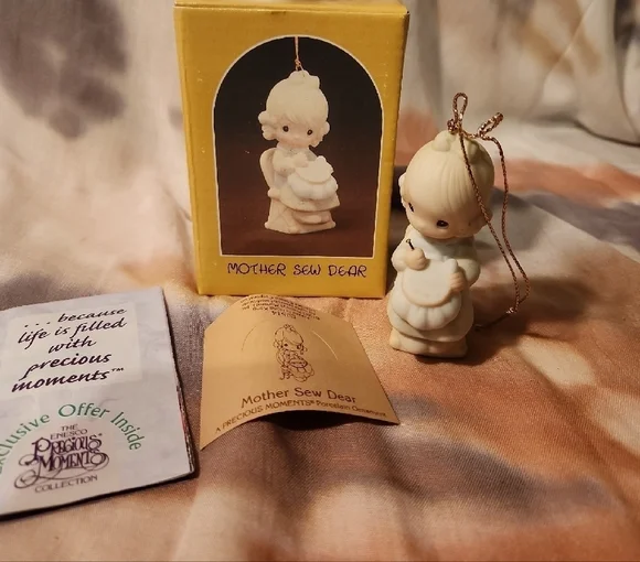 Enesco Jonathan and David Mother Sew Dear Figurine 1983 - Picture 1 of 8